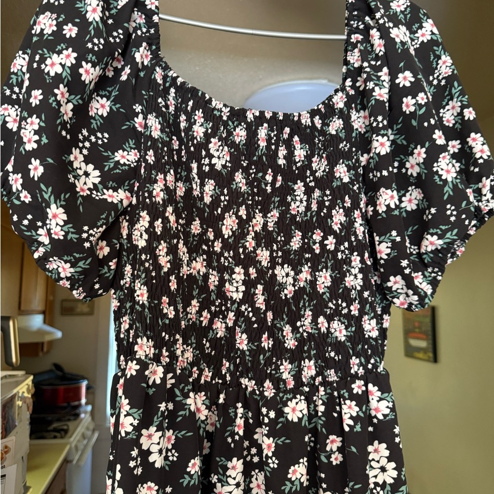 Black and White Ruffled Puff Sleeve dress